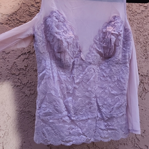 Guess Women's long sleeve - Picture 2 of 5